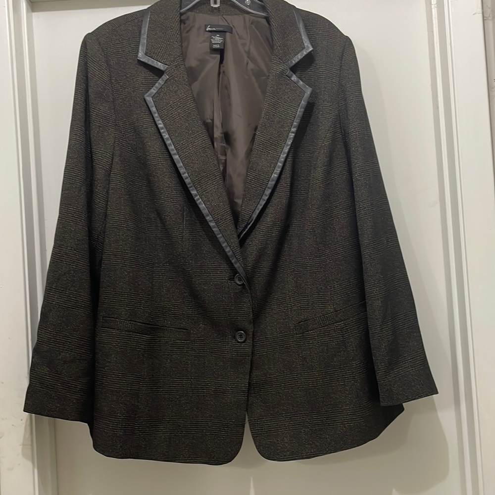 Lane Bryant dark brown suit jacket/blazer with faux leather trim.Size 26